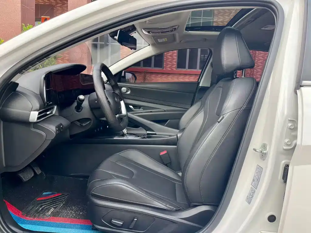 Hyundai Elantra — миниатюра 5