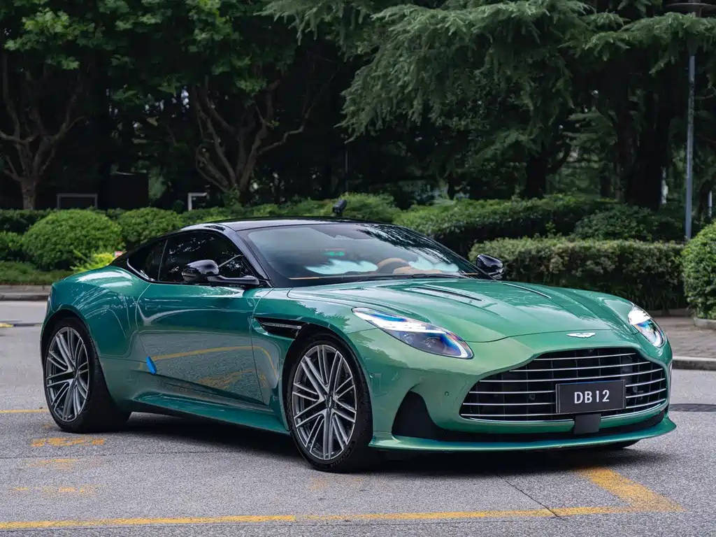 Aston Martin DB12 — миниатюра 3