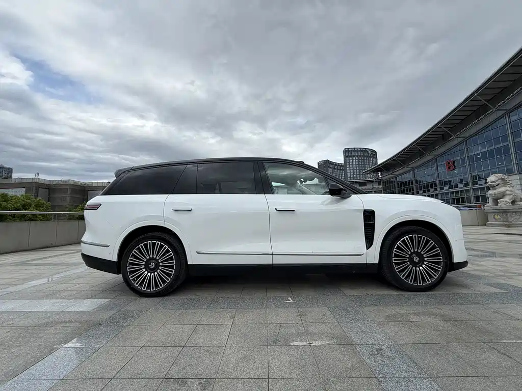 NIO ES8 2026 мест Executive Luxury