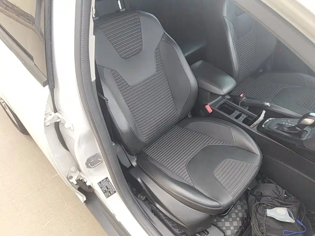 Ford Focus — миниатюра 25