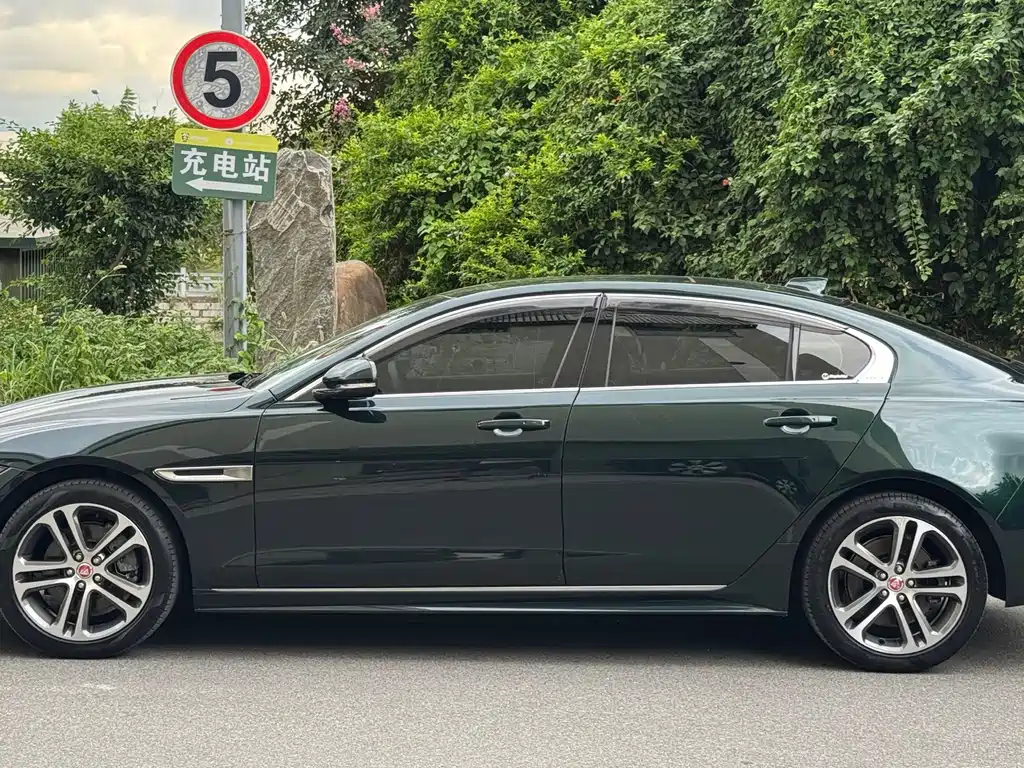 Jaguar XEL — миниатюра 3
