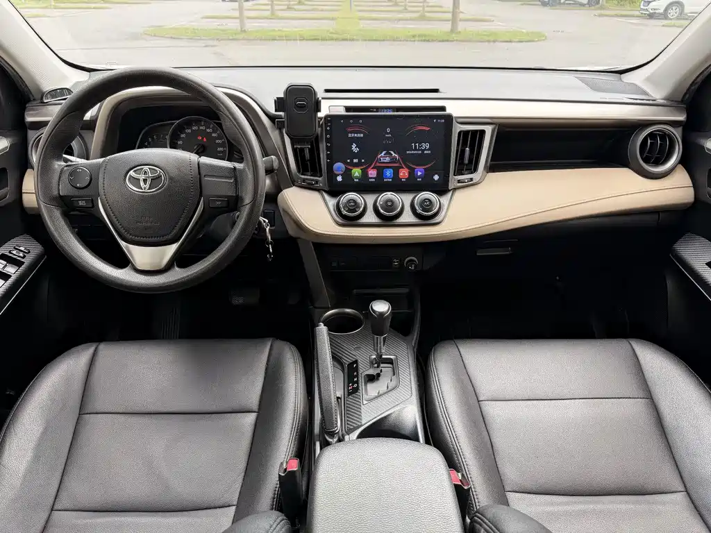 Toyota RAV4 — миниатюра 4
