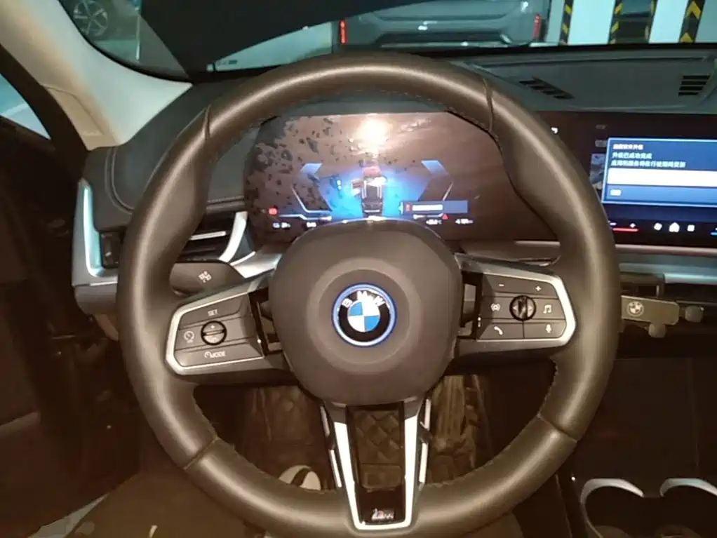 BMW iX1 — миниатюра 11