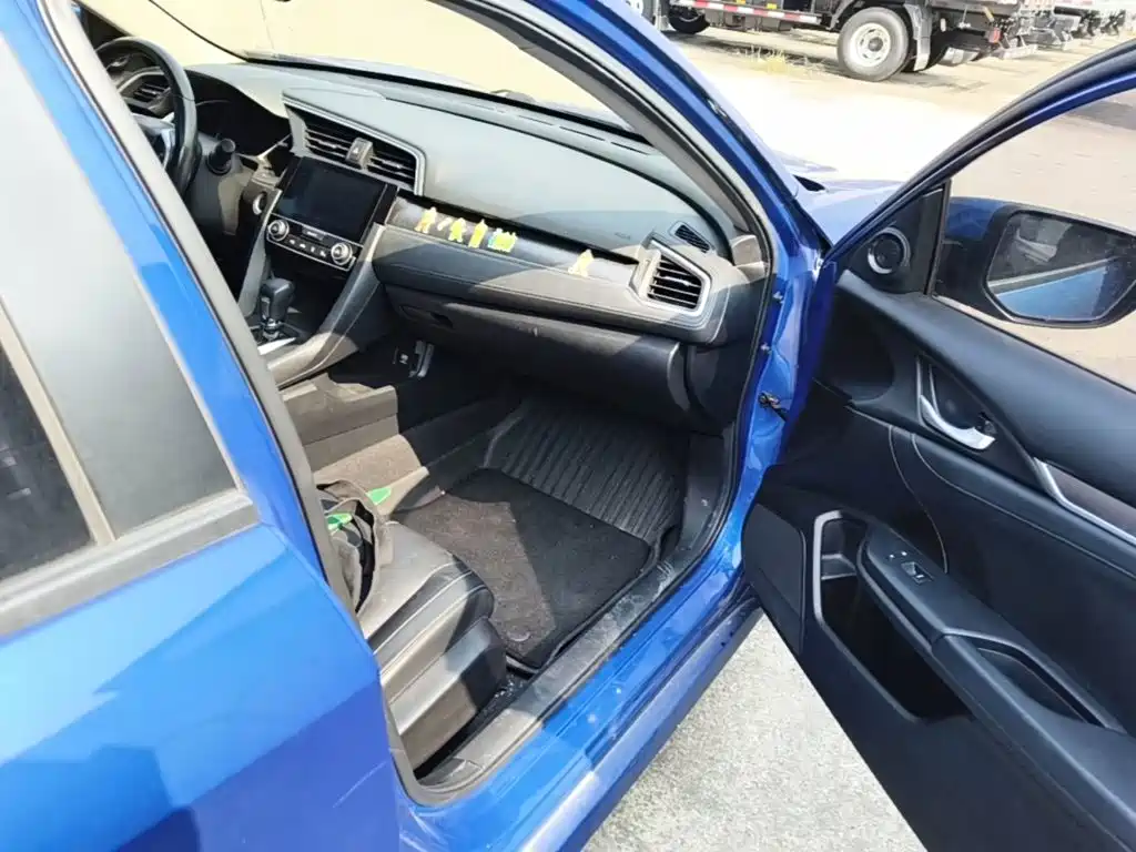 Honda Civic — миниатюра 9