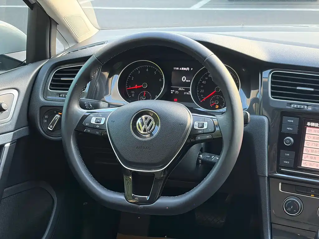 Volkswagen Golf — миниатюра 9