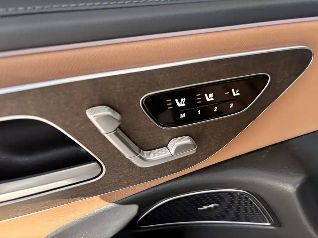 Mercedes-Benz E-Class New Energy — миниатюра 11