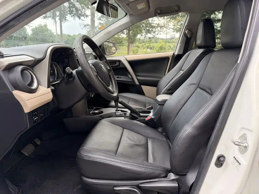 Toyota RAV4 — миниатюра 3