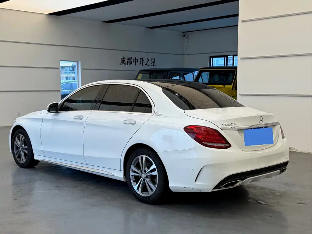 Mercedes-Benz C-Class — миниатюра 7