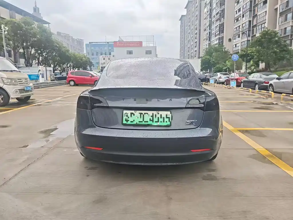 Tesla Model 3 — миниатюра 8