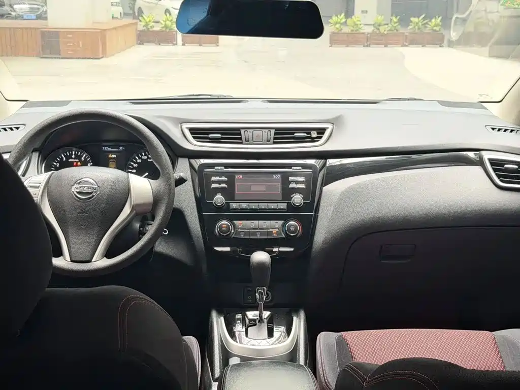 Nissan Qashqai — миниатюра 6