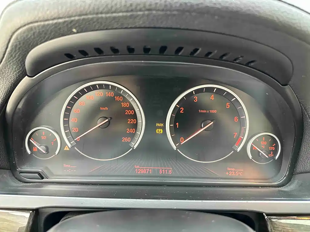 BMW 7 Series — миниатюра 11