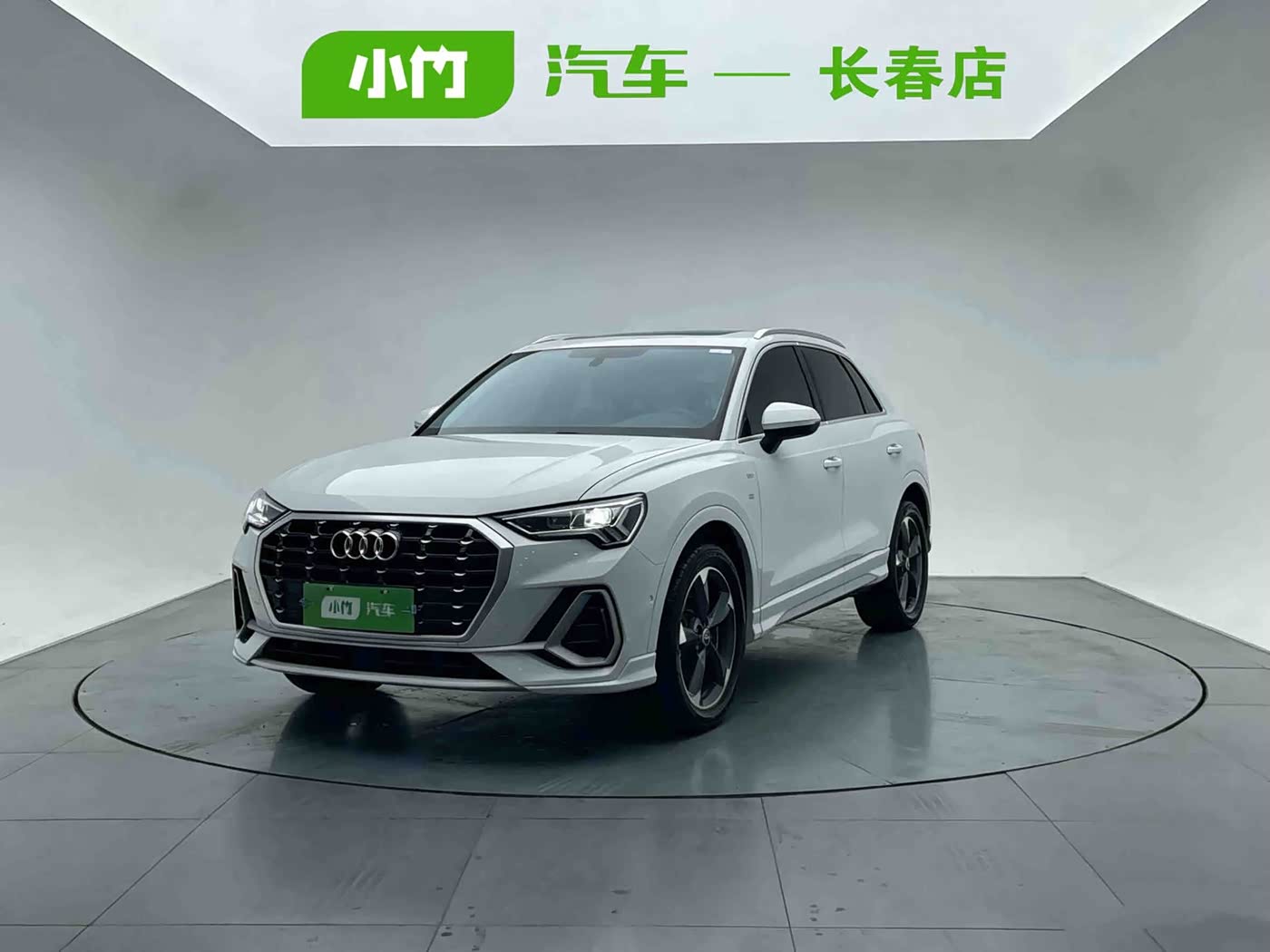 Audi Q3 1.4 л 2022 г. Белый, пробег 28600 км