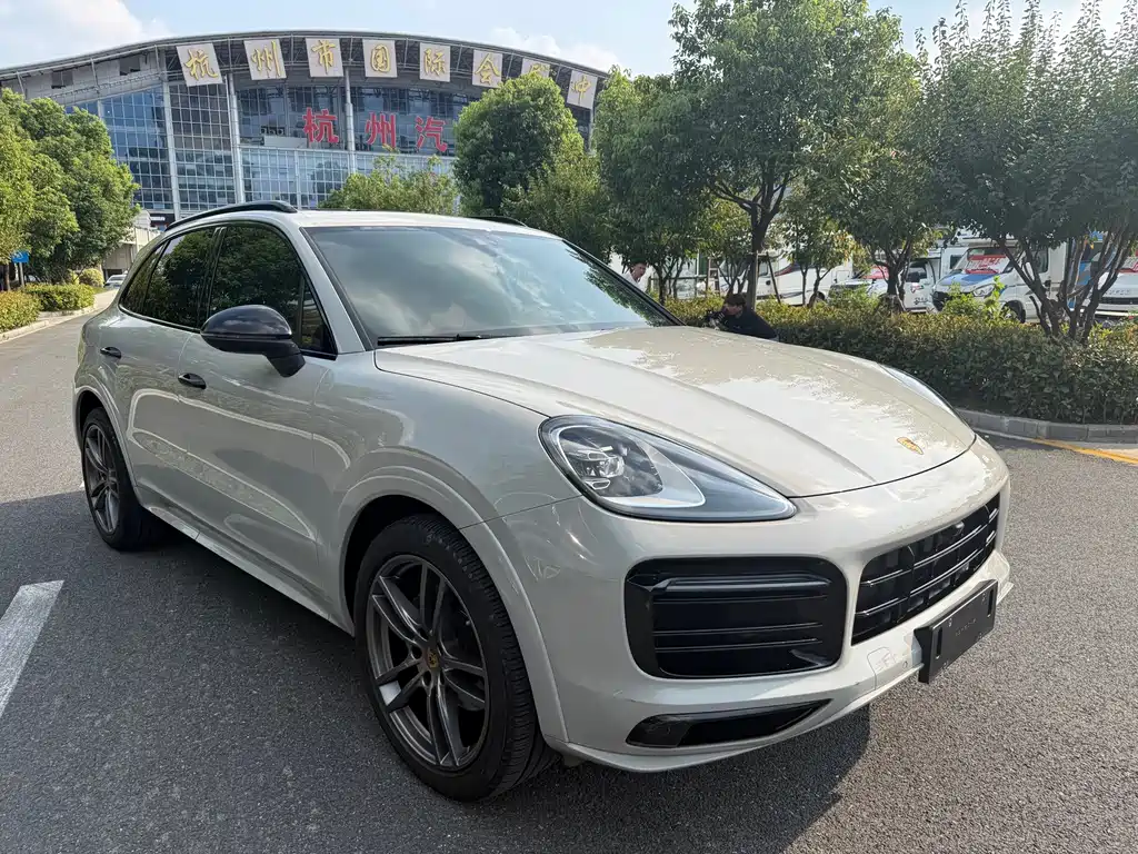 Porsche Cayenne — миниатюра 3