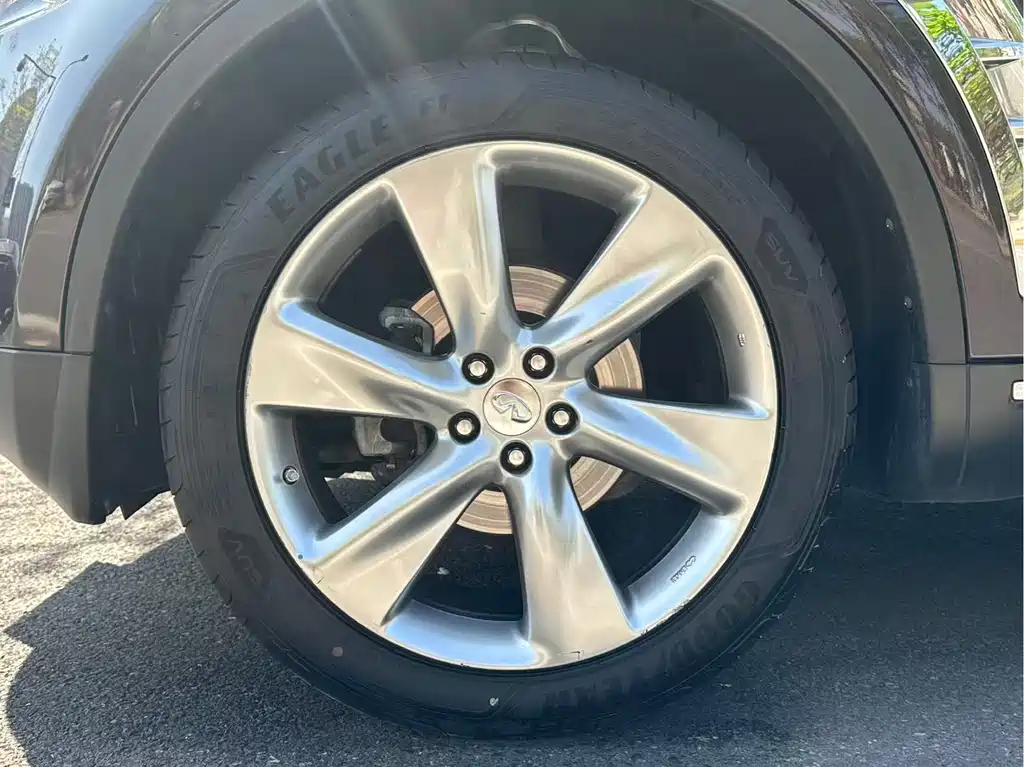 Infiniti QX70 2013 3.7L Standard
