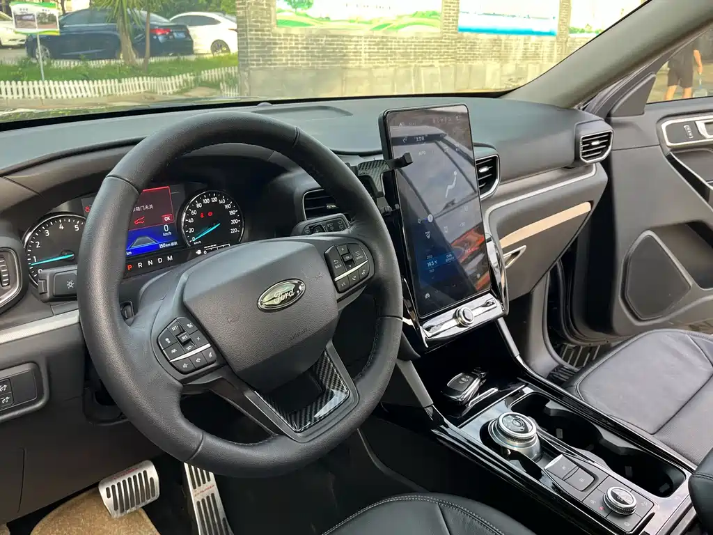 Ford Explorer — миниатюра 3