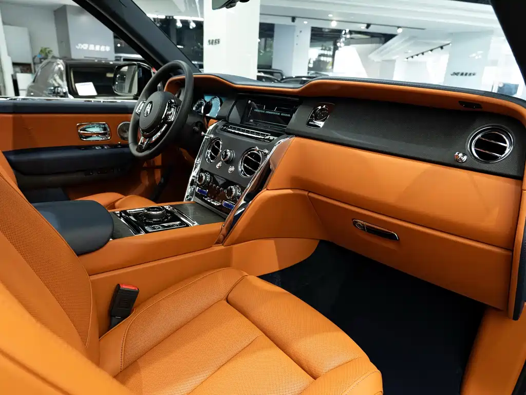 Rolls-Royce Cullinan 2018 мест