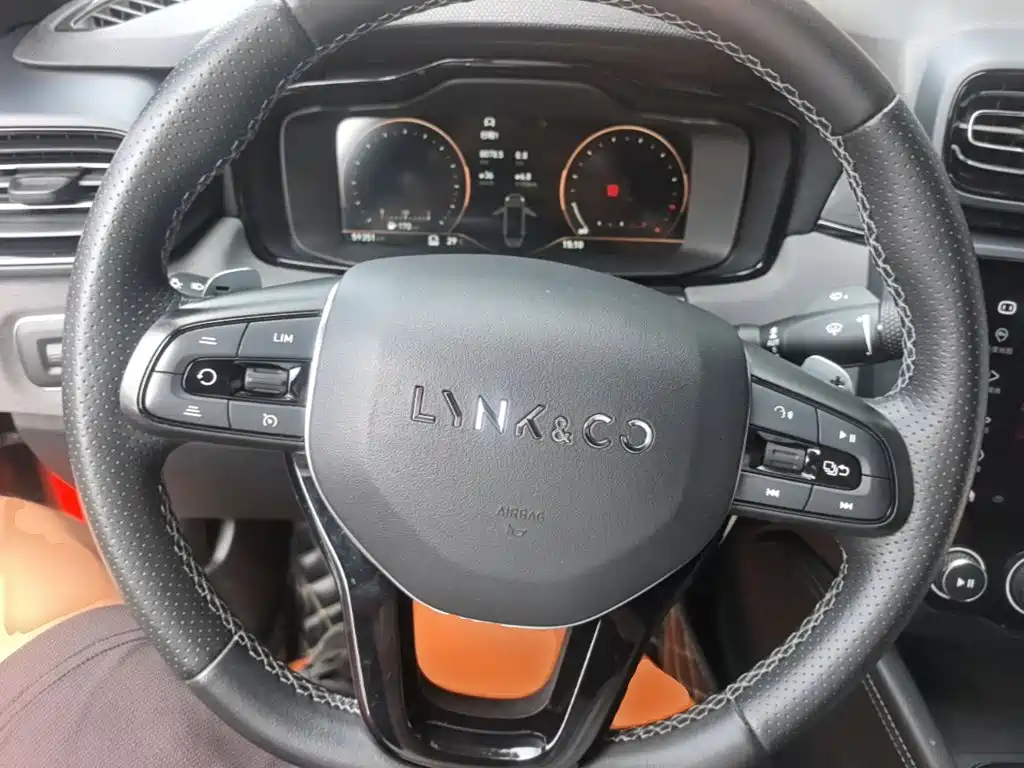 Lynk & Co 03 — миниатюра 11