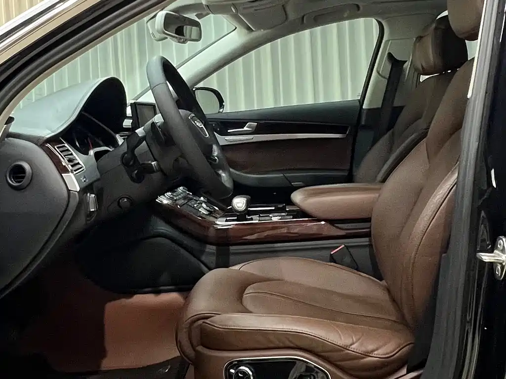 Audi A8 — миниатюра 7