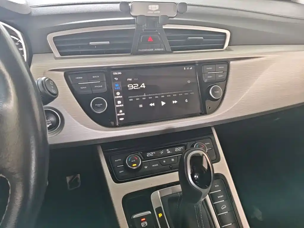 Geely Boyue — миниатюра 13