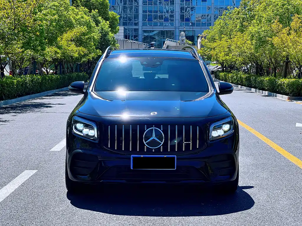 MERCEDES-BENZ GLB AMG