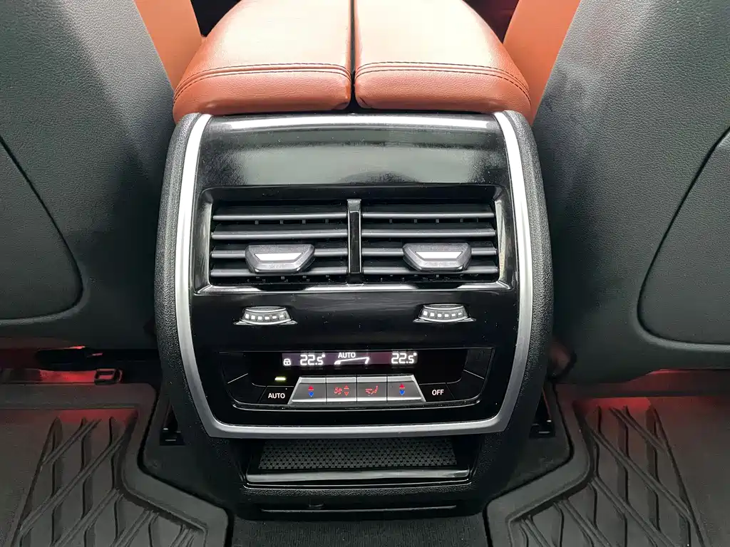 BMW X7 — миниатюра 16