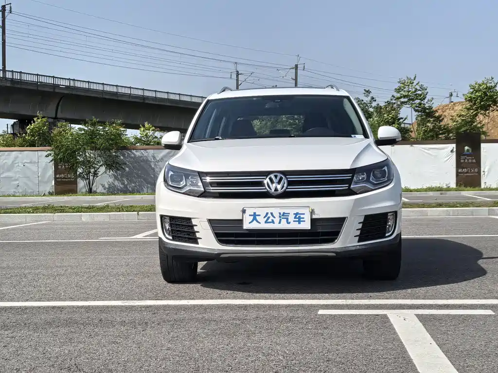 Volkswagen Tiguan 2015 1.8TSI AT Luxury