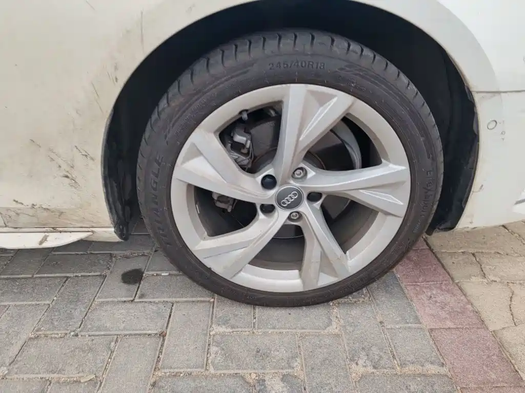 Audi A4L — миниатюра 8