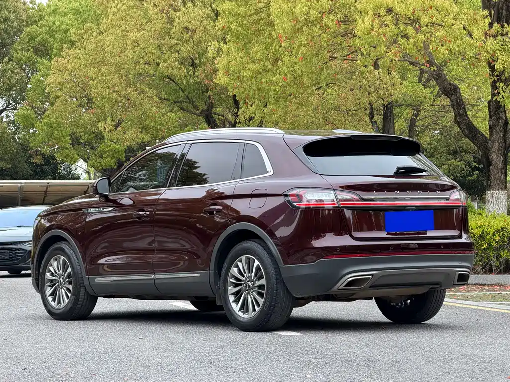 Lincoln Nautilus 2019 2.0T Premium V
