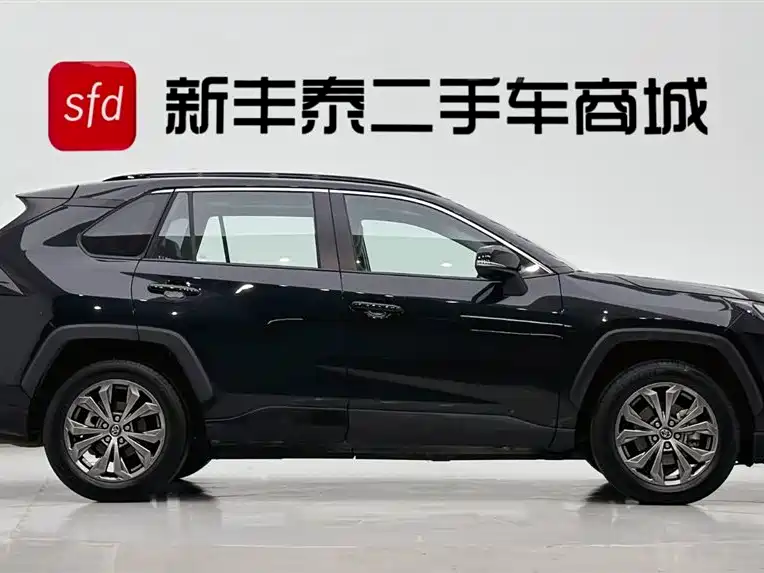 Toyota RAV4 2023 2.0L CVT Plus