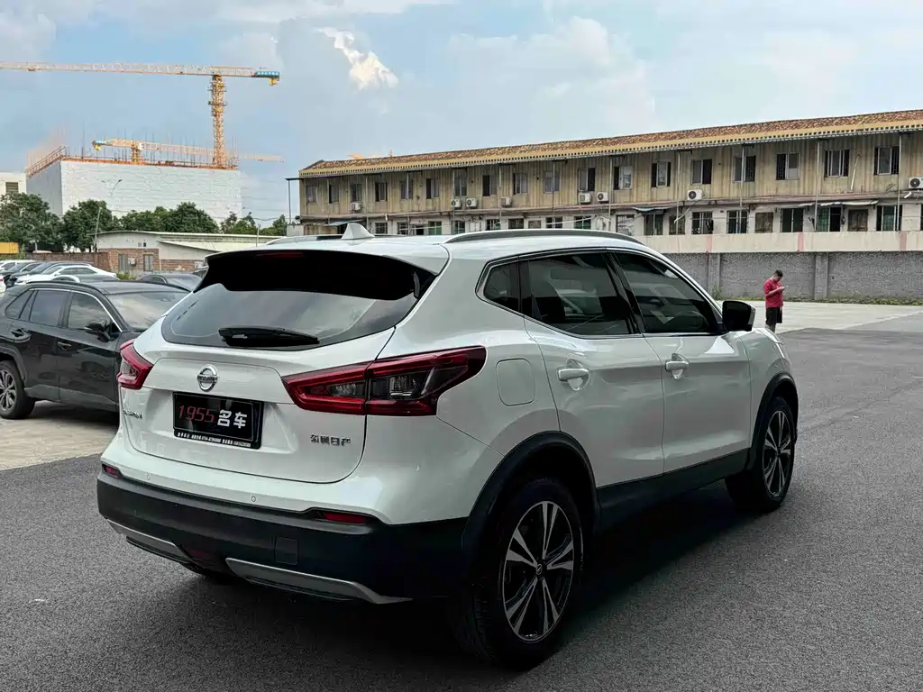 Nissan Qashqai — миниатюра 9