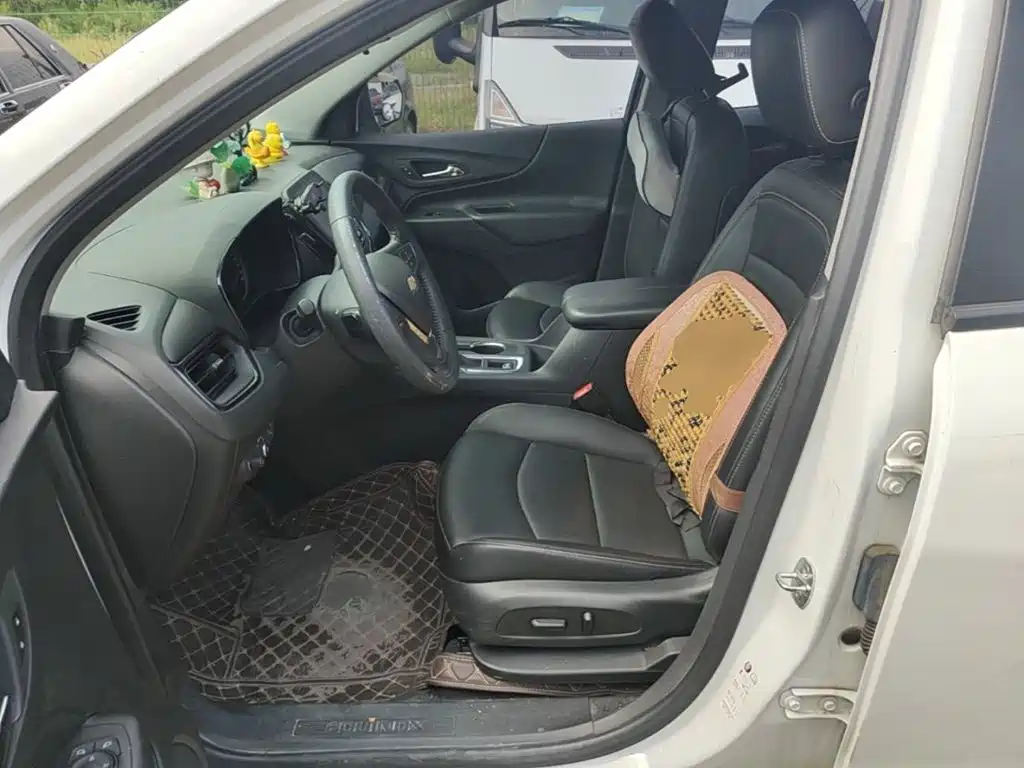 Chevrolet Equinox — миниатюра 15