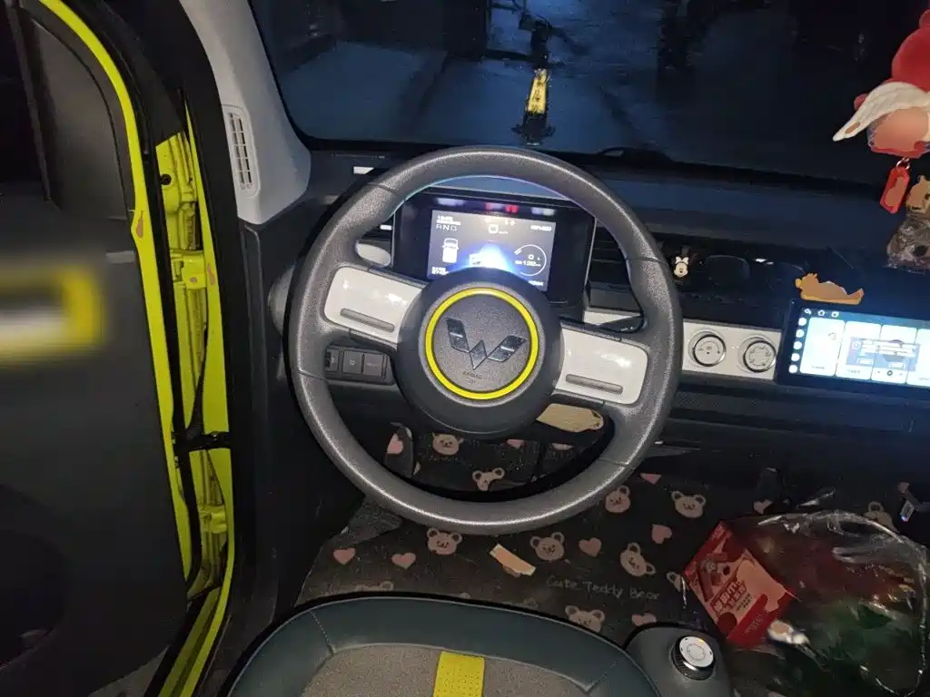 Wuling MINIEV — миниатюра 6