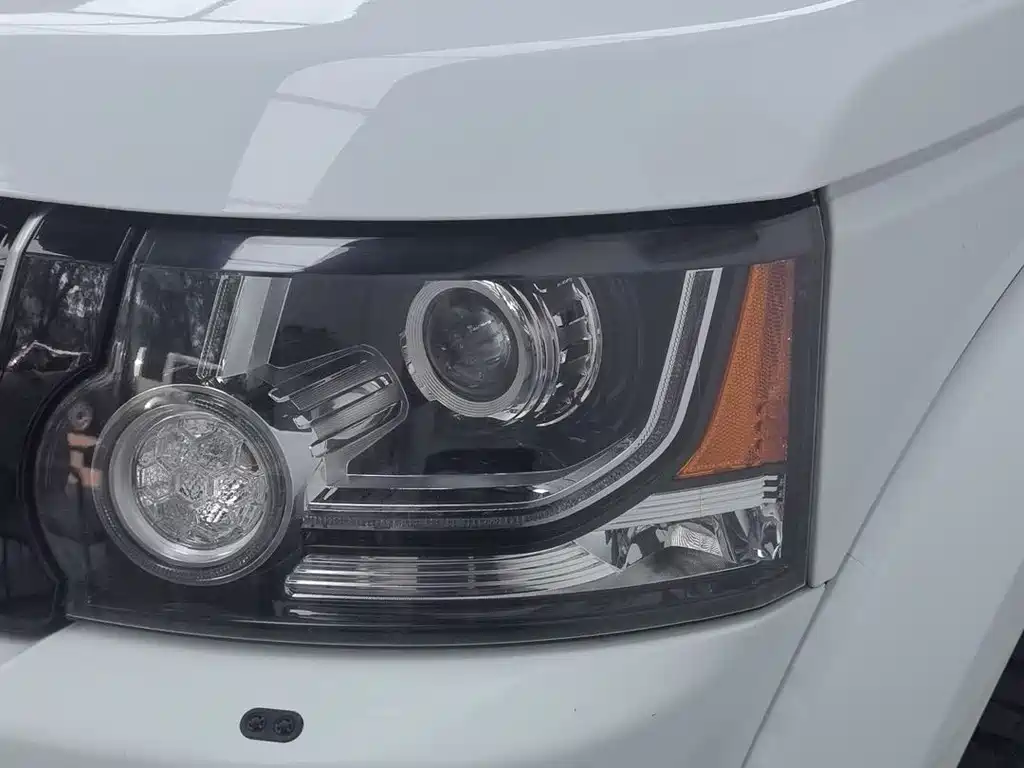 Land Rover Discovery 2014 3.0 SC V6 HSE Luxury