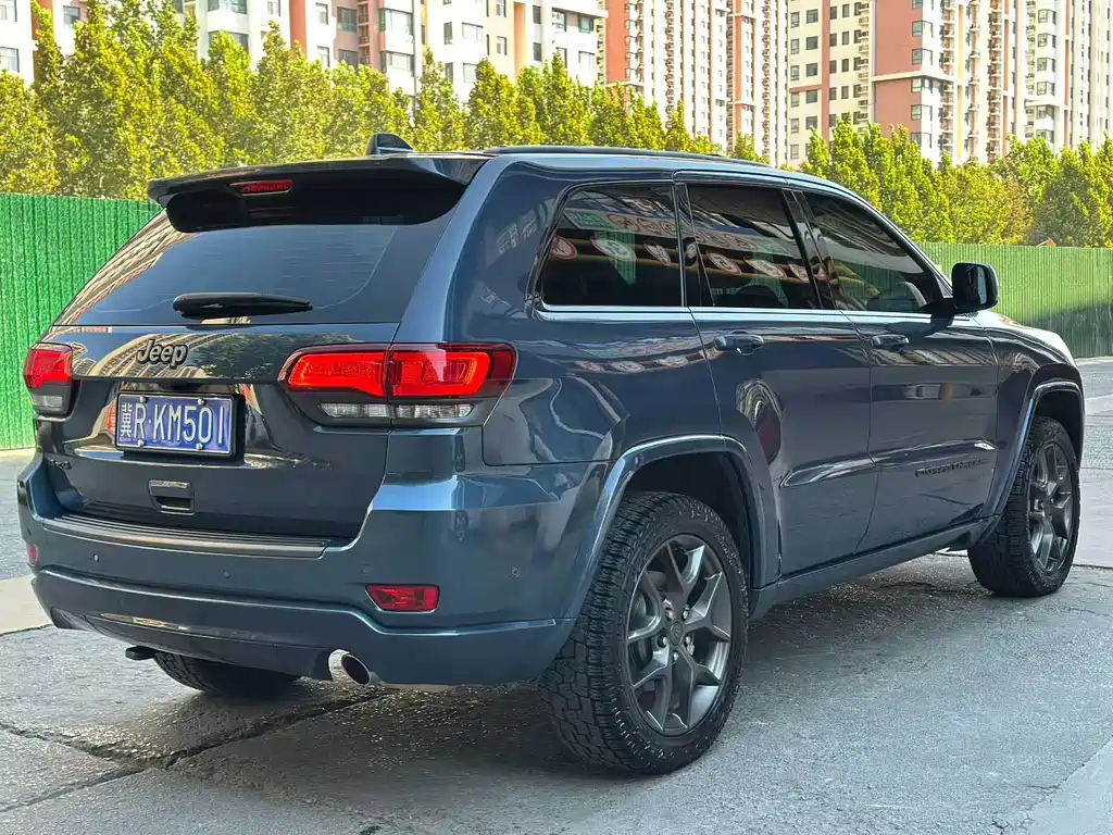 Jeep Grand Cherokee (Import) — миниатюра 7