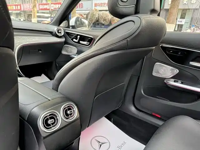 Mercedes-Benz C-Class — миниатюра 8