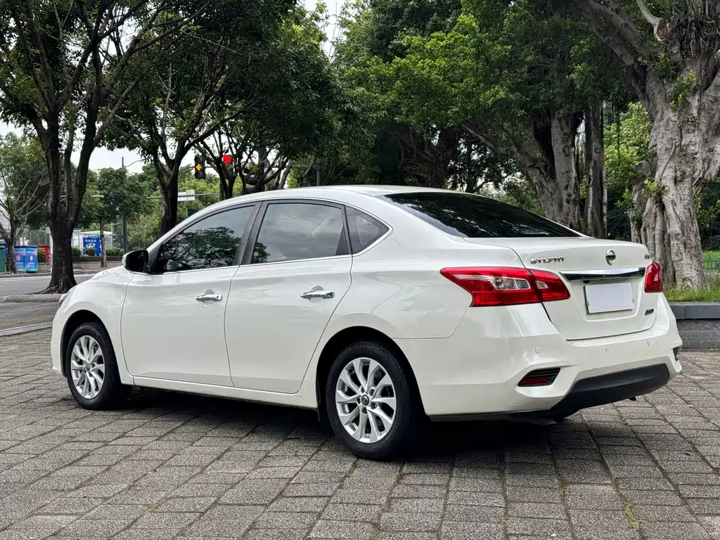 Nissan Sylphy — миниатюра 6