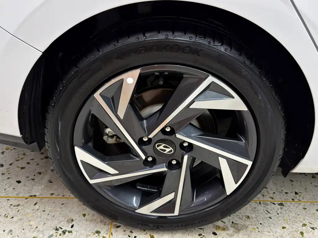 Hyundai Elantra — миниатюра 33