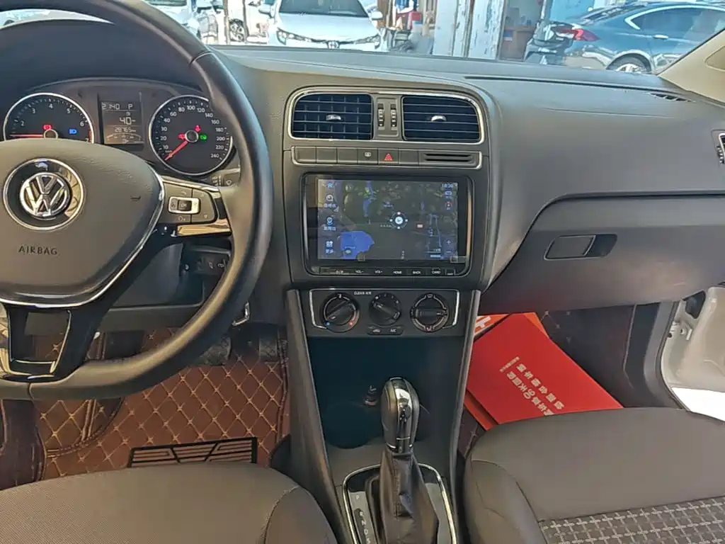 Volkswagen Polo — миниатюра 13