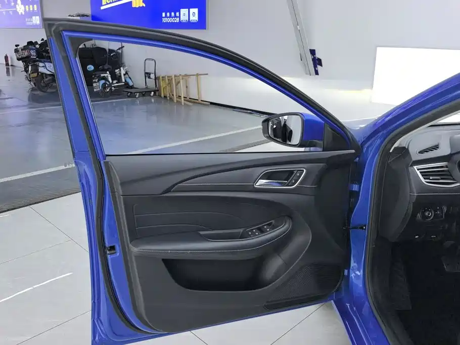 Roewe i5 — миниатюра 7