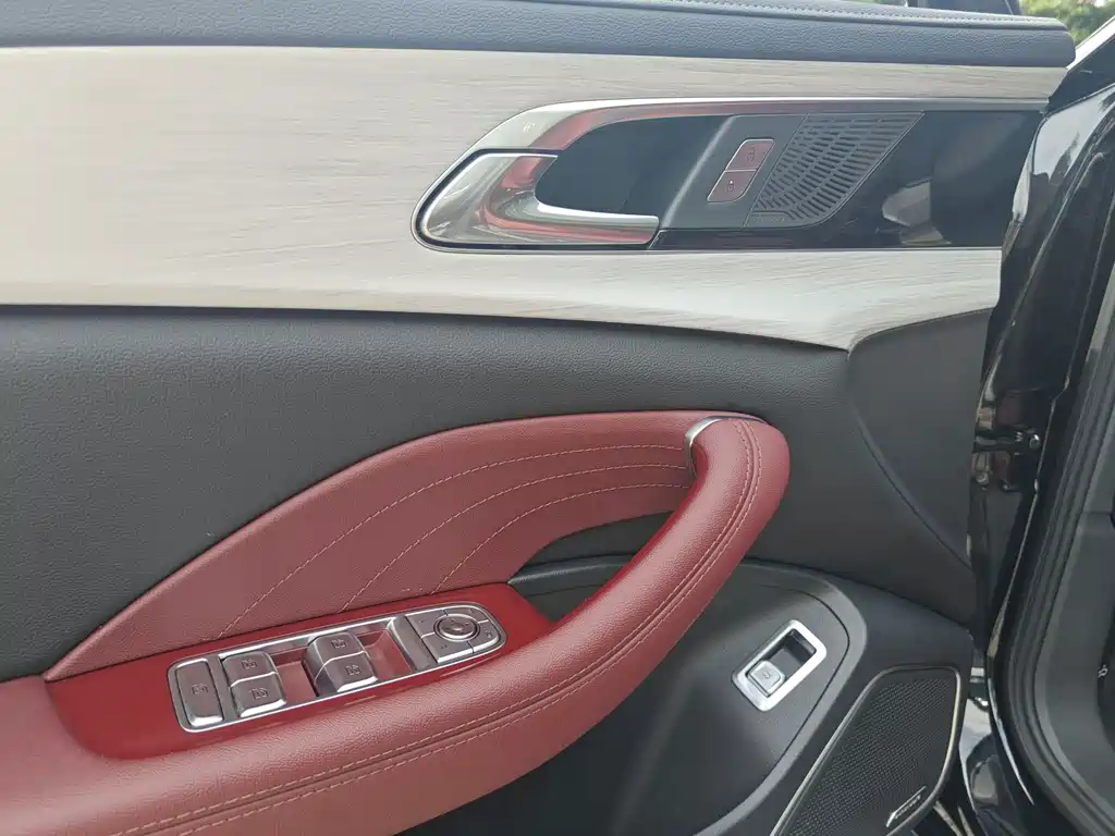 Hongqi Hongqi H5 — миниатюра 15