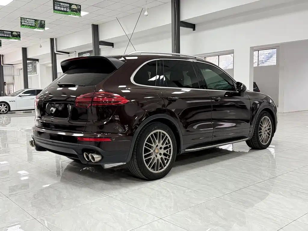 PORSCHE CAYENNE