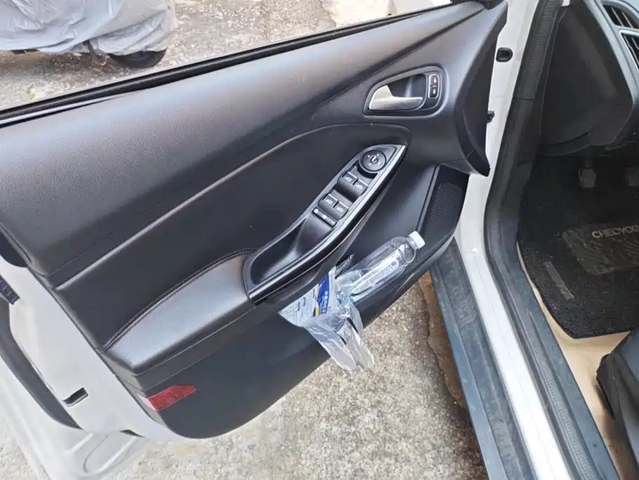 Ford Focus — миниатюра 7