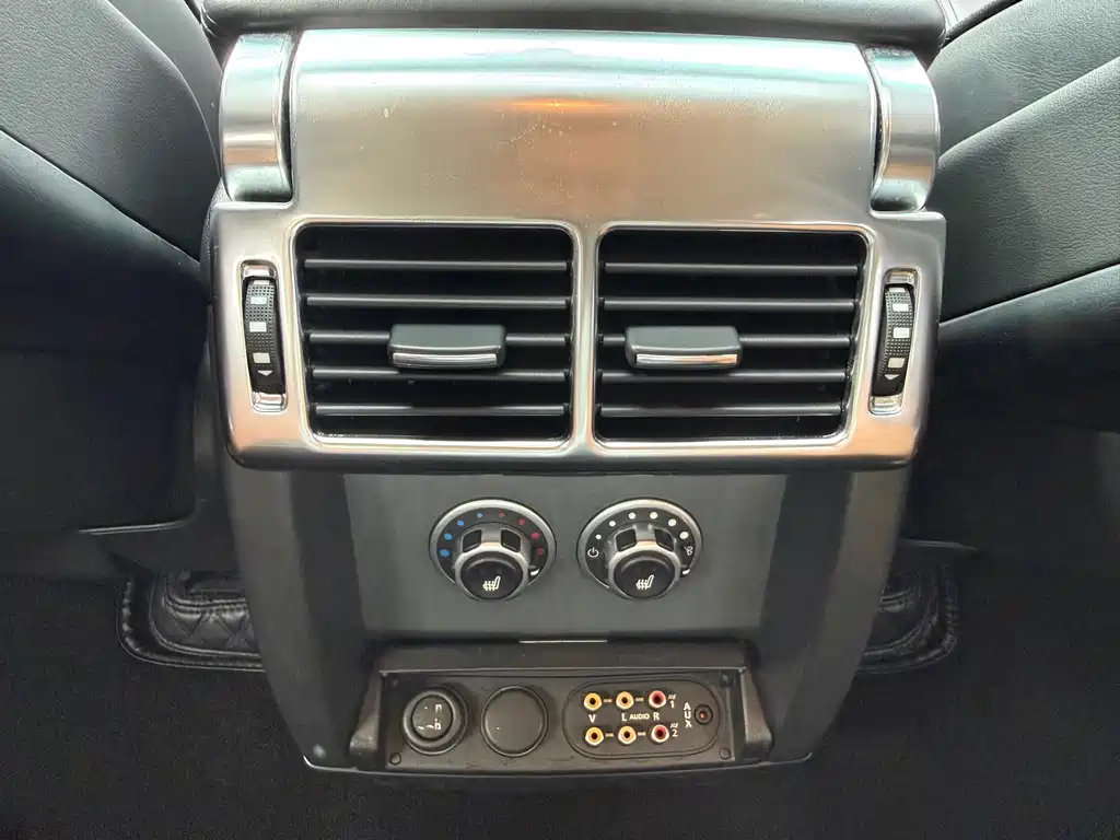 Land Rover Range Rover — миниатюра 20