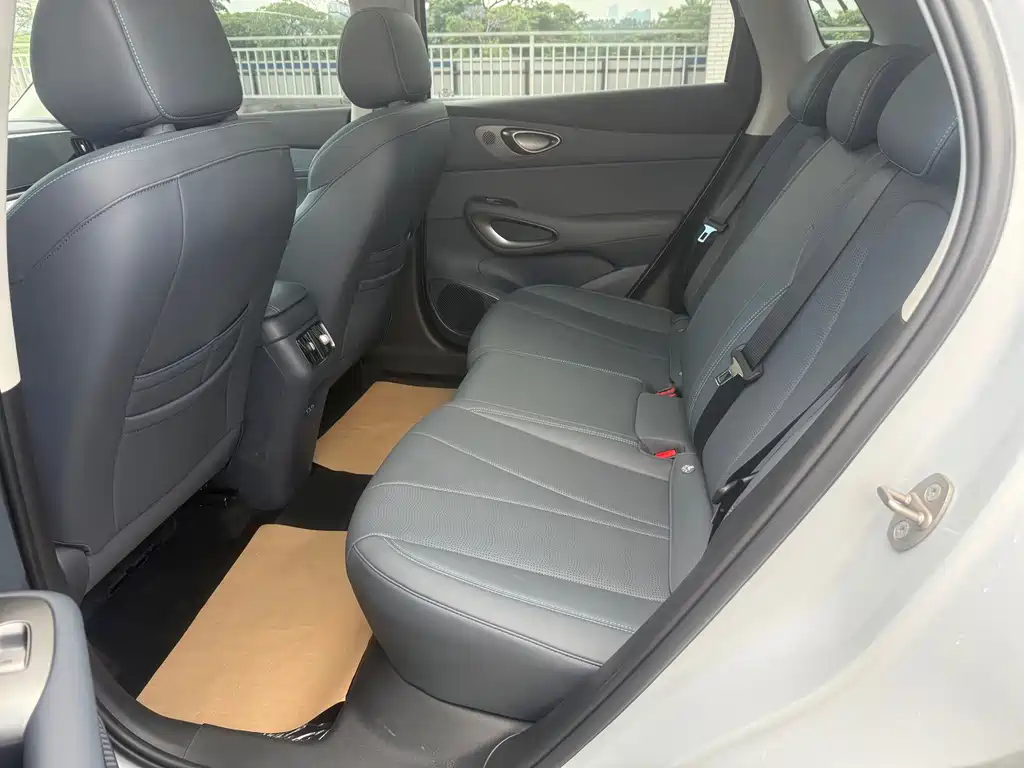 BYD Sealion 05 DM-i — миниатюра 10