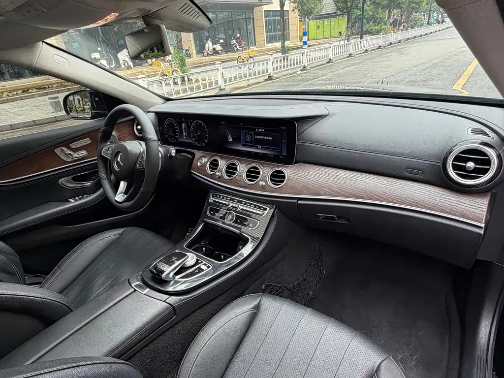 Mercedes-Benz E-Class E 2018 E 300 L Fashion