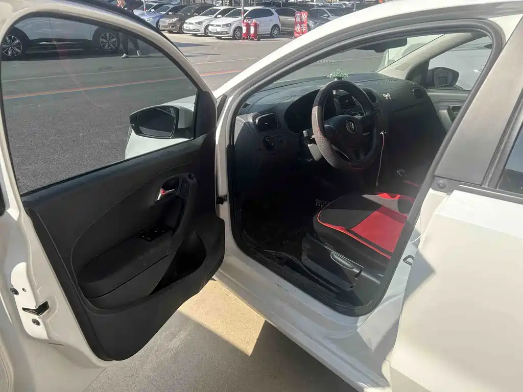 Volkswagen Polo — миниатюра 7
