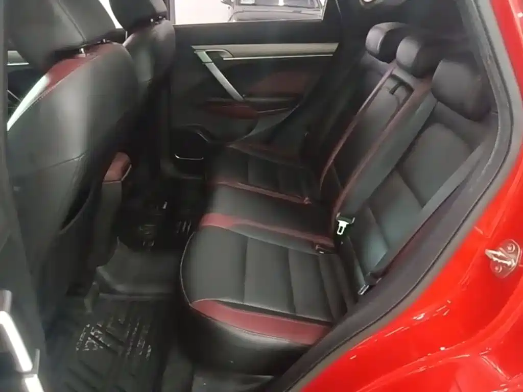 Geely Binyue — миниатюра 17