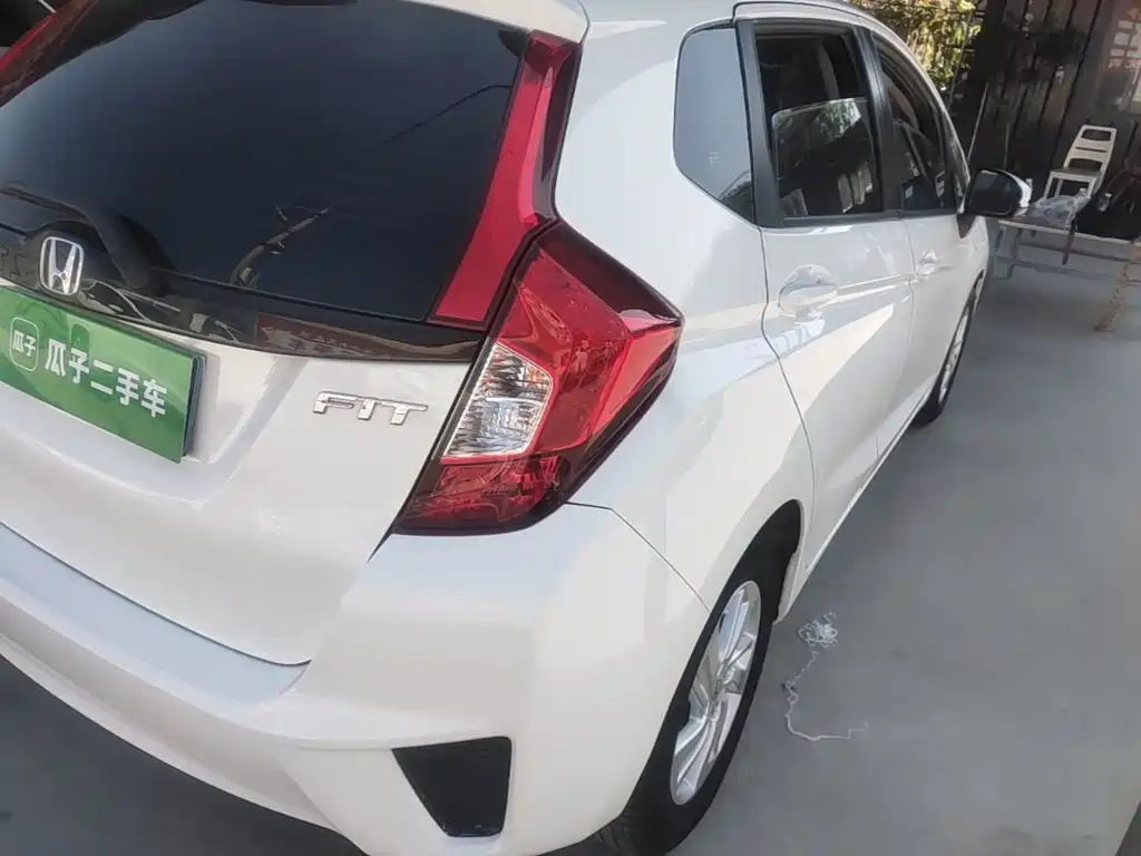 Honda Fit — миниатюра 8
