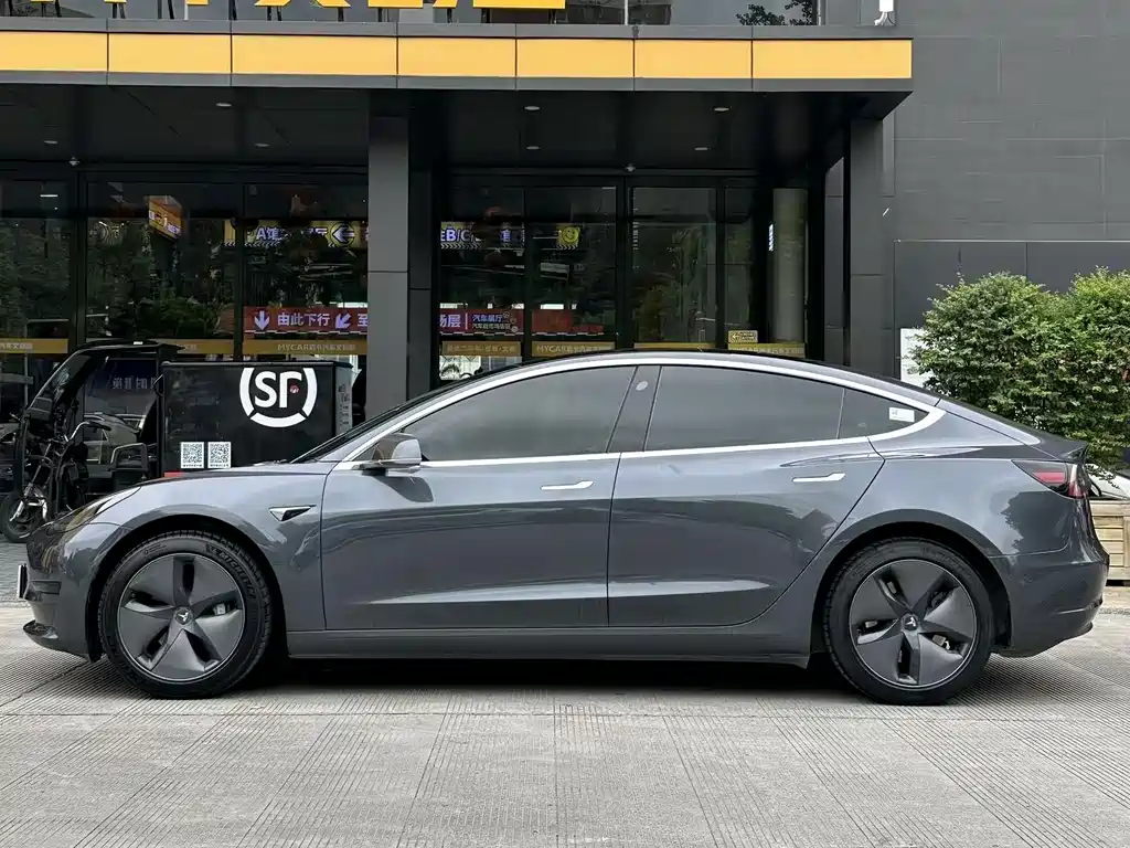 Tesla Model 3 — миниатюра 14