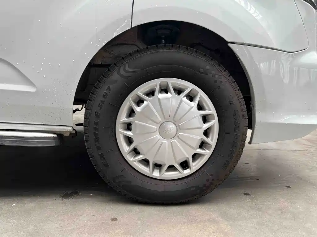 Ford Transit — миниатюра 12